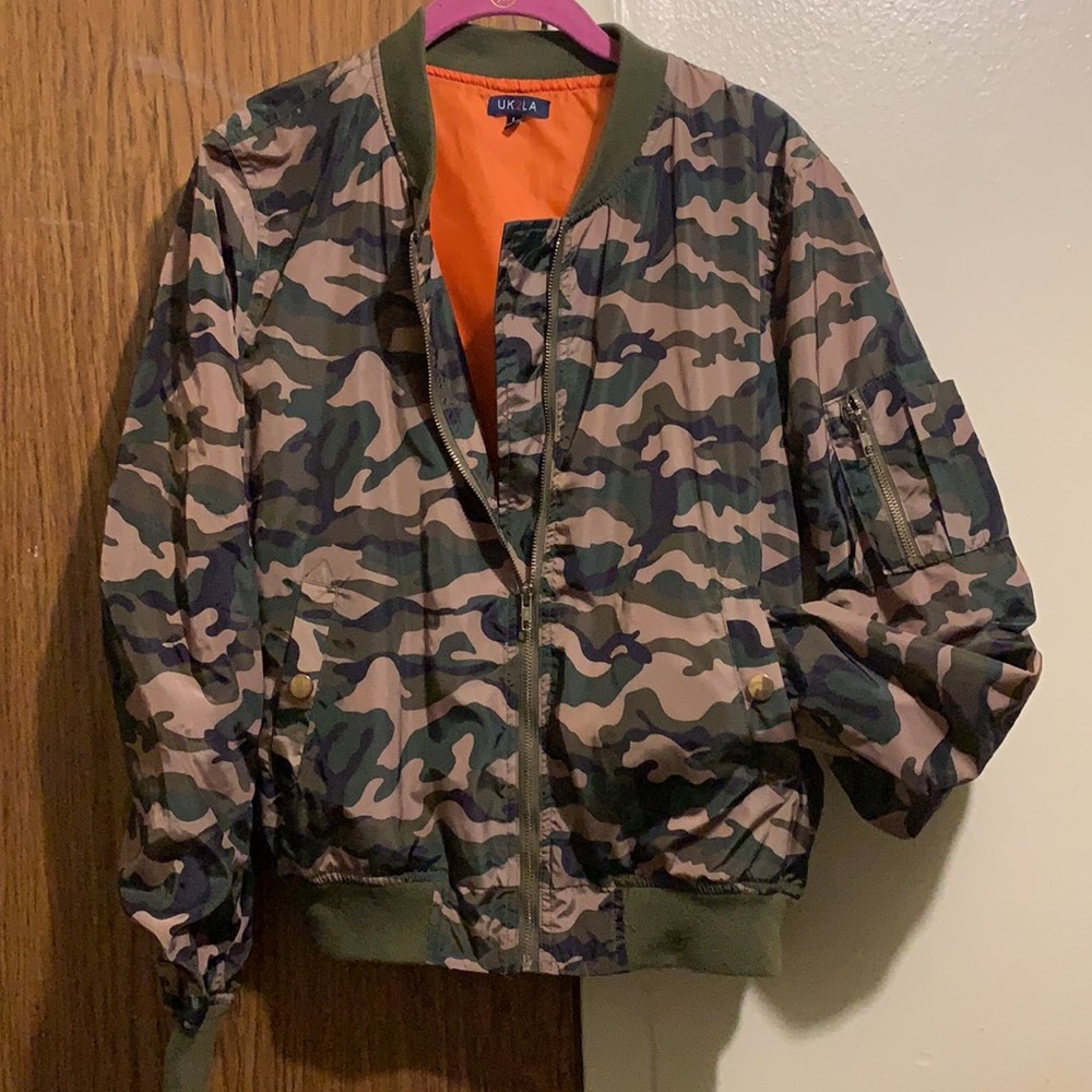 Wind Breaker Jacket - Picture 2 of 3